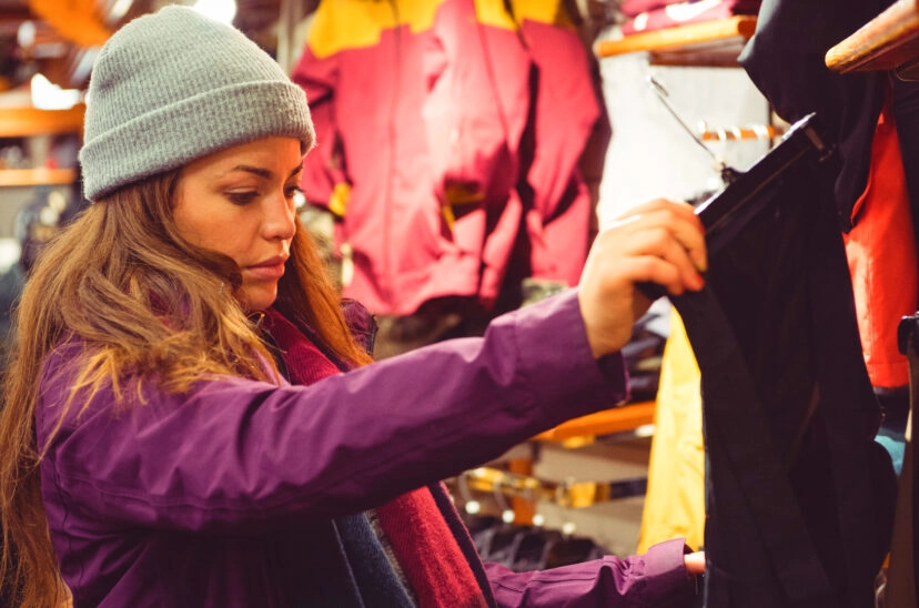 Galpón de Ropa: uno por uno, dónde están los locales con ropa de marca a menos de la mitad de precio.